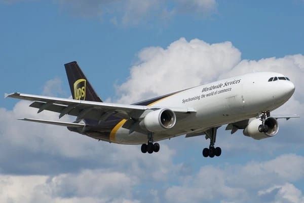 Photo: A300-600F · UPS, right side