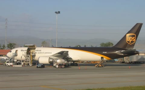 Zdjęcie: 767-300F · UPS, z boku